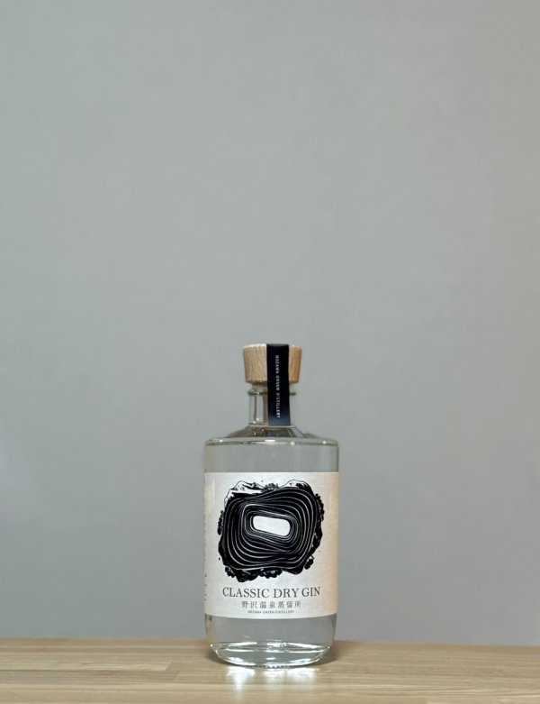 画像1: CLASSIC DRY GIN（クラシック ドライ ジン）　48度　500ml (1)